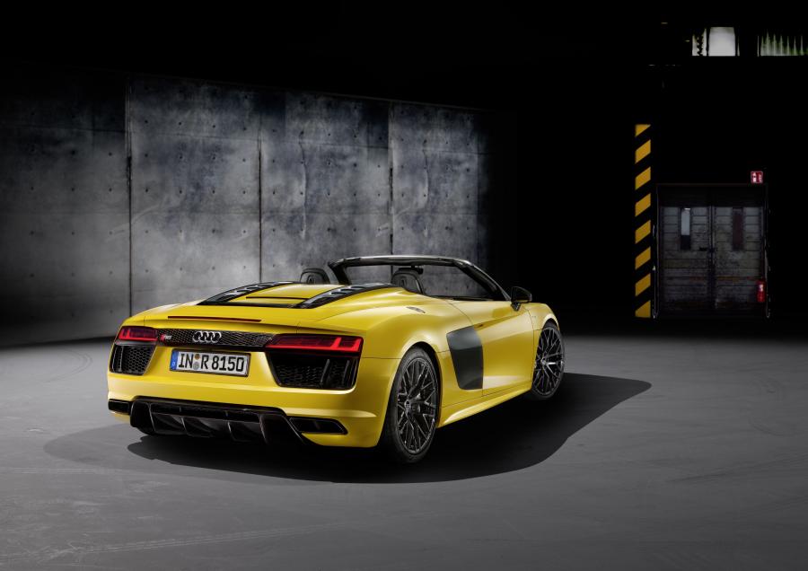  Audi R8 Spyder V10 2016 года  (WW) (фото 27 из 61)